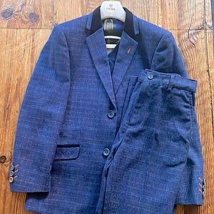 Boys Tweed 3 piece suit. Aged 10.
